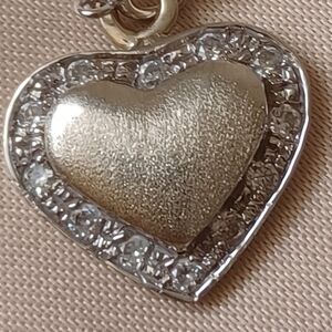 18k White Gold Heart And Diamond Pendant Necklace The Chain Is 14k